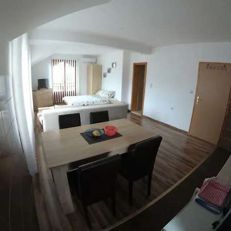 And ゲストハウス *