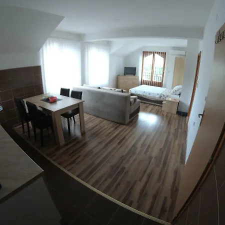 And ゲストハウス Višegrad